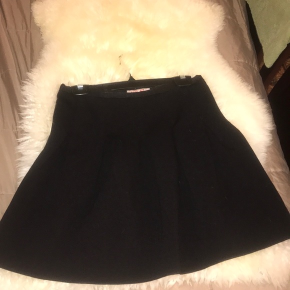 Dresses & Skirts - High waisted black pleated skirt. Super cute! Med